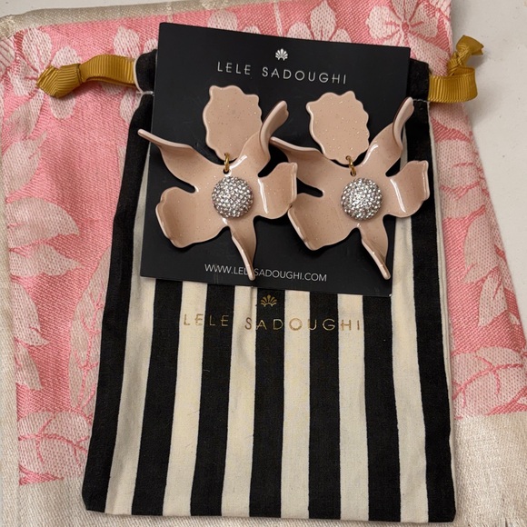 Lele Sadoughi Jewelry - NWT Lele Sadoughi Crystal Lily Blush Floral Earrings
